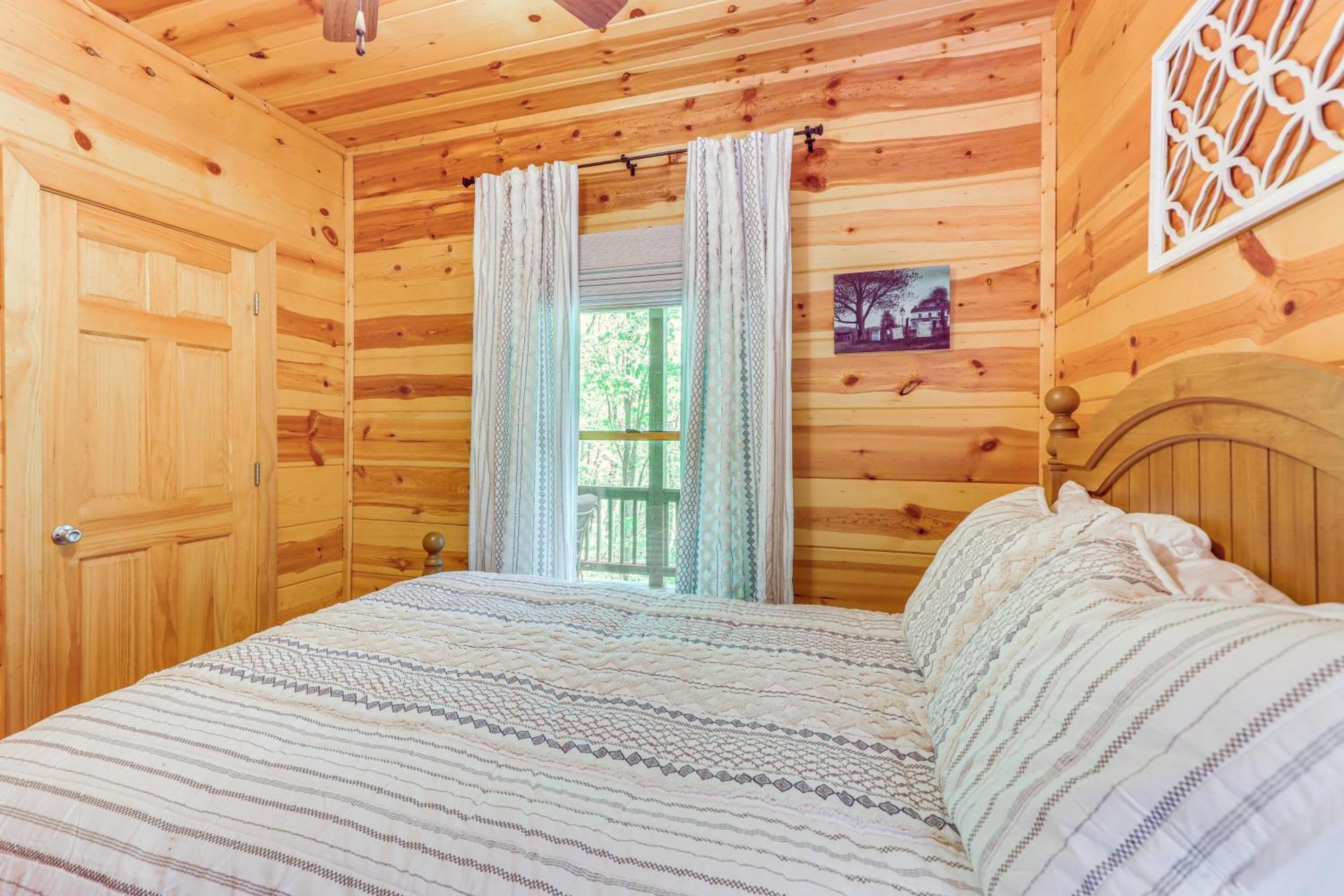 Lakeside Cabin Game Room, Dock, Orchard, Wineries エリジェイ エクステリア 写真